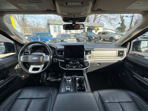 Used 2024 Ford Expedition Max XLT image 30