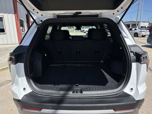 Used 2025 Chevrolet Equinox LT FWD image 8