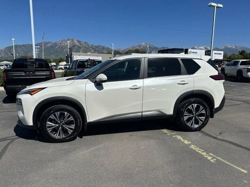 Used 2023 Nissan Rogue SV FWD image 7