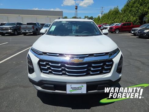 New 2026 Chevrolet Equinox LT w/ Convenience Package II AWD/4WD image 2