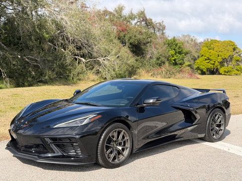 Used 2021 Chevrolet Corvette Stingray Coupe w/ Z51 Performance Package image 1
