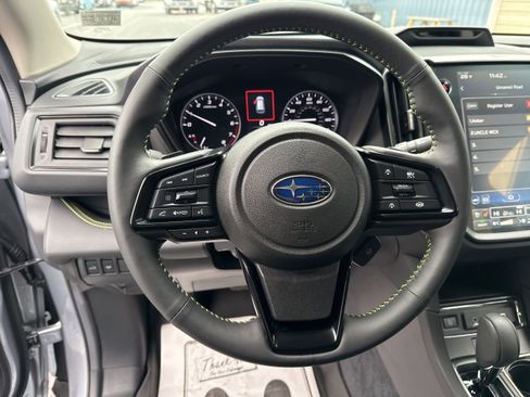 Used 2025 Subaru Ascent Bronze Edition image 11