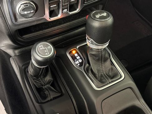 Certified 2025 Jeep Wrangler Unlimited Sahara AWD/4WD image 20