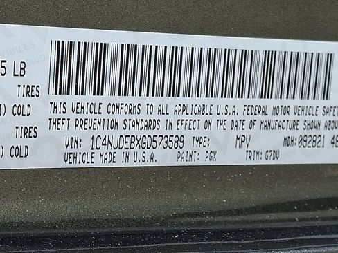 Used 2016 Jeep Compass Latitude AWD/4WD image 28