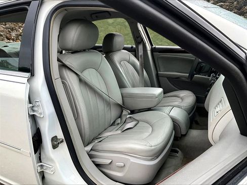 Used 2007 Buick Lucerne CXL image 7