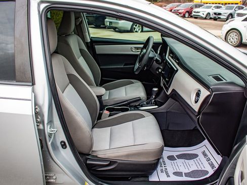 Used 2019 Toyota Corolla LE image 19