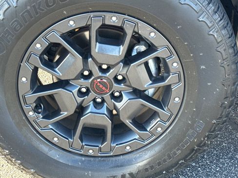 Certified 2022 Nissan Frontier PRO-4X w/ Pro-4X Premium Package image 9