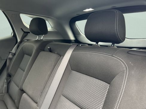 Used 2024 GMC Terrain SLE image 23