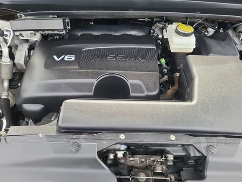 Used 2018 Nissan Pathfinder SL image 24