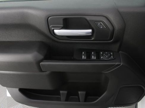 Used 2022 Chevrolet Silverado 2500 Custom w/ Custom Value Package image 13