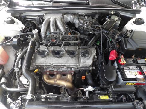 Used 2002 Toyota Avalon XLS image 13