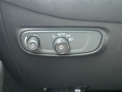 Used 2022 Chevrolet Equinox LT FWD image 27