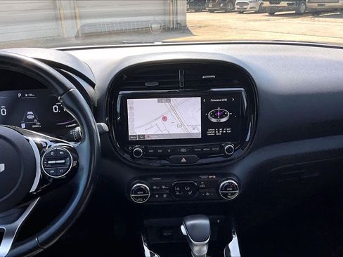 Used 2023 Kia Soul EX FWD image 7