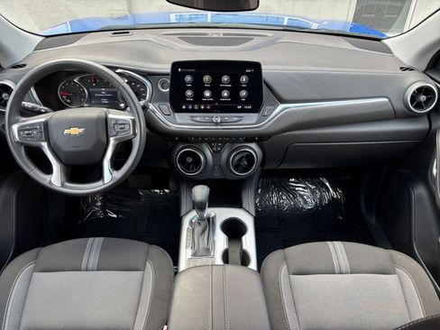 Used 2025 Chevrolet Blazer LT image 35