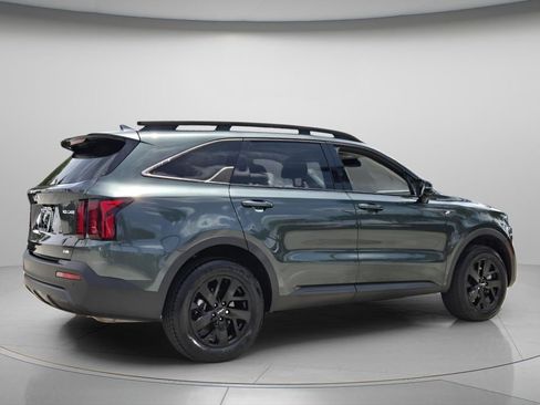 Used 2023 Kia Sorento S w/ Panoramic Sunroof Package AWD/4WD image 7