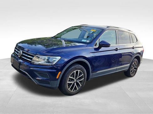 Used 2021 Volkswagen Tiguan SE w/ Panoramic Sunroof Package AWD/4WD image 3