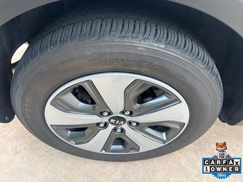 Used 2020 Kia Niro LX FWD image 34
