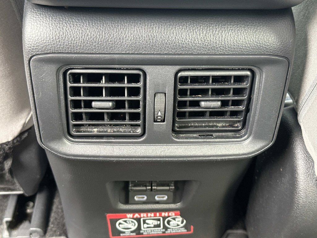 Used 2025 Toyota RAV4 XLE FWD image 16