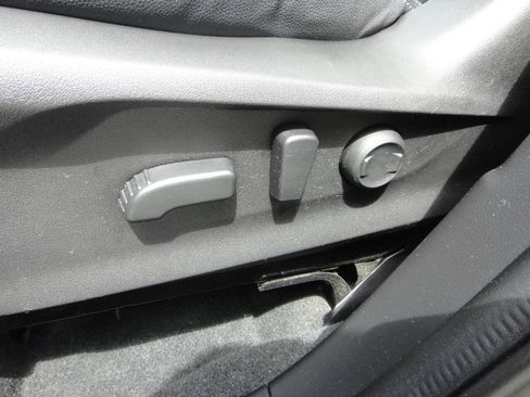 Used 2019 Subaru Forester Premium AWD/4WD image 11