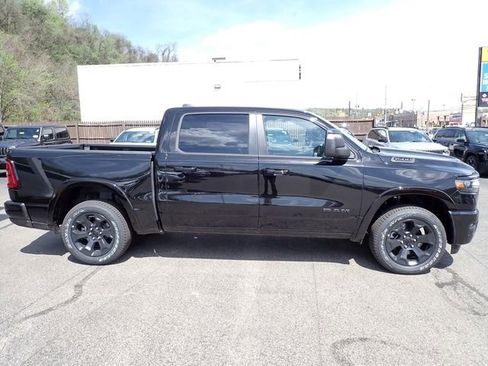 New 2026 RAM 1500 4x4 Crew Cab image 8