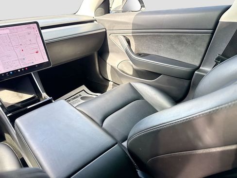 Used 2019 Tesla Model 3 Standard Range RWD image 25