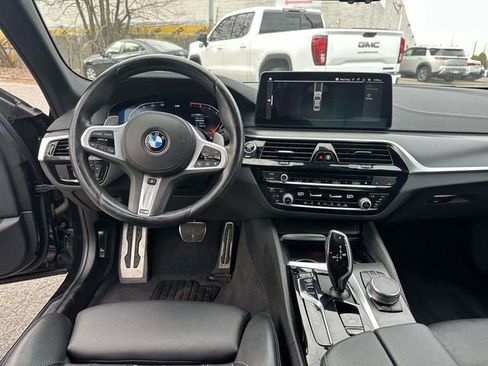 Used 2022 BMW 530i xDrive w/ M Sport Package image 22