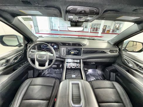 Used 2024 GMC Yukon Denali w/ Denali Reserve Package image 23