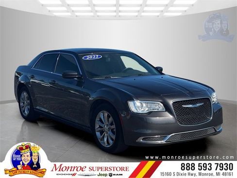 Certified 2022 Chrysler 300 Touring image 1