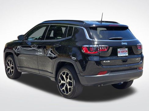 Used 2025 Jeep Compass Limited AWD/4WD image 15