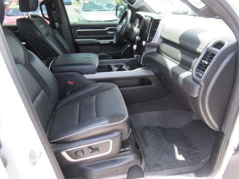 Used 2022 RAM 1500 Laramie AWD/4WD image 14
