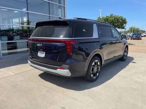 New 2026 Kia Carnival EX FWD image 5