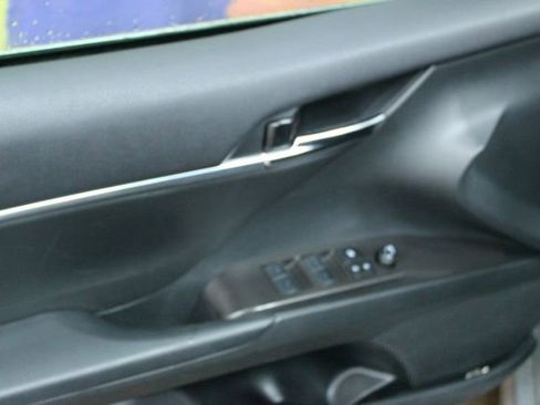 Used 2024 Toyota Camry SE FWD image 12