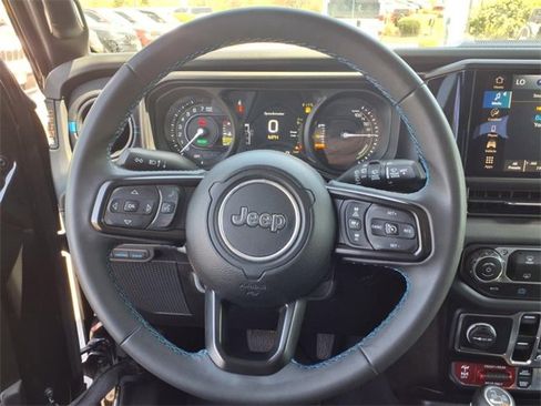 Used 2024 Jeep Wrangler Unlimited Rubicon 4xe image 21