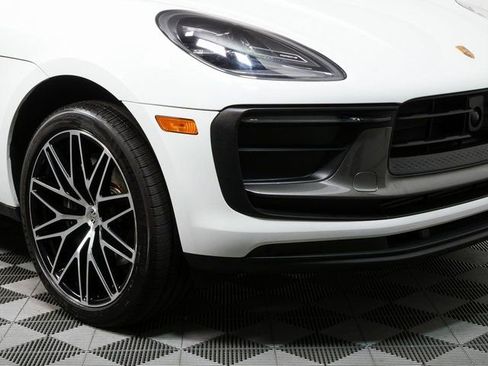Certified 2023 Porsche Macan Turbo AWD/4WD image 38