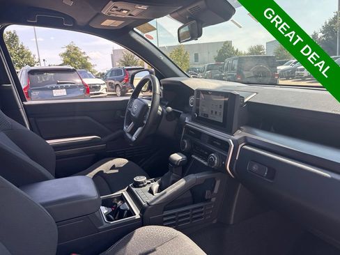 Used 2025 Toyota 4Runner SR5 AWD/4WD image 13