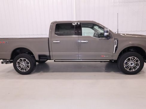 New 2026 Ford F250 Platinum w/ Platinum Plus Package AWD/4WD image 2
