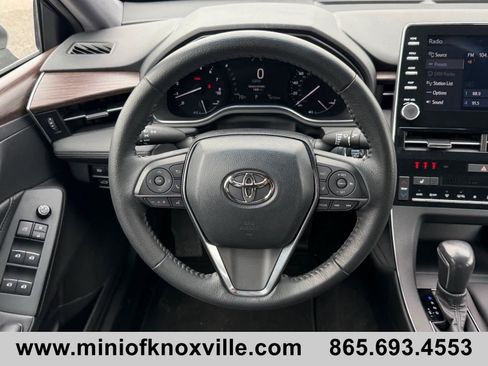 Used 2022 Toyota Avalon XLE w/ Moonroof Package image 15
