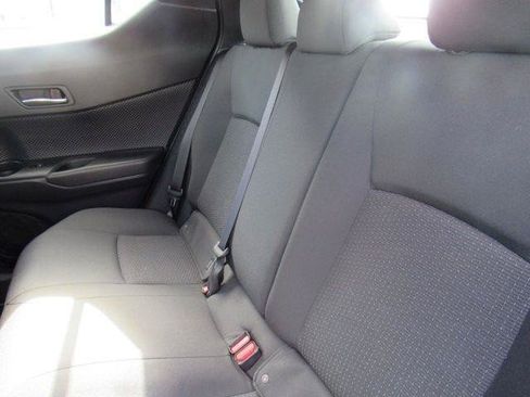 Used 2018 Toyota C-HR XLE FWD image 22