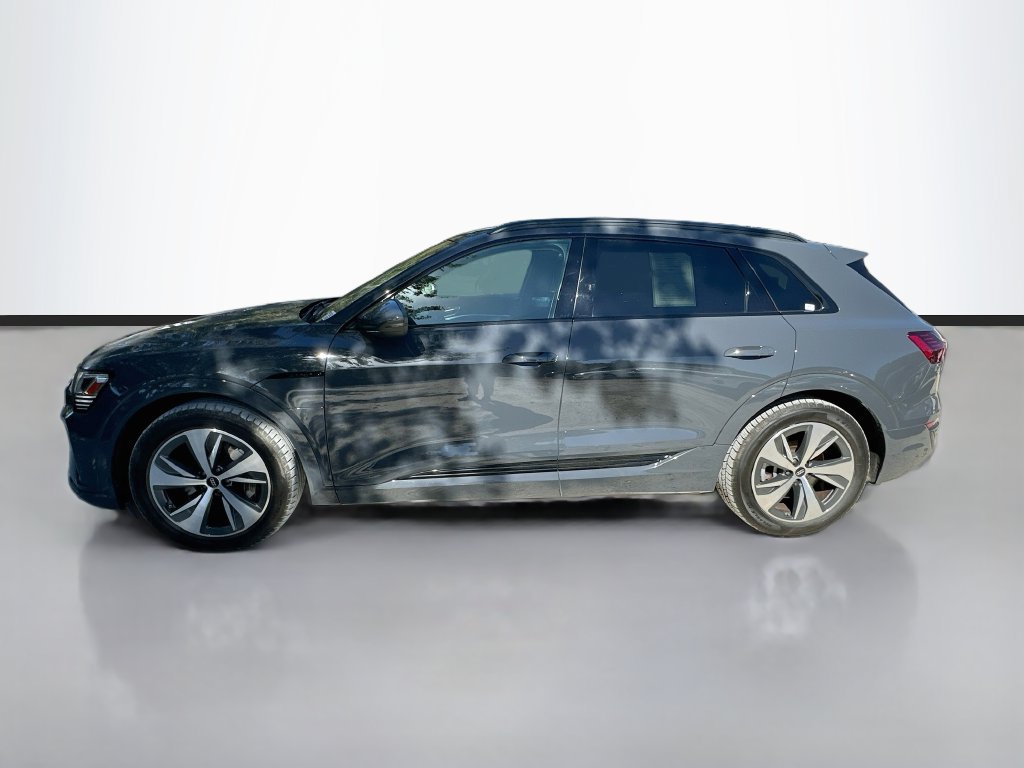 Used 2024 Audi Q8 e-tron Premium AWD/4WD image 8