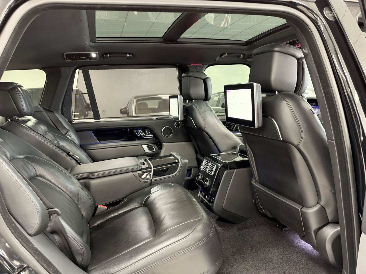 Used 2019 Land Rover Range Rover Long Wheelbase Autobiography AWD/4WD image 29