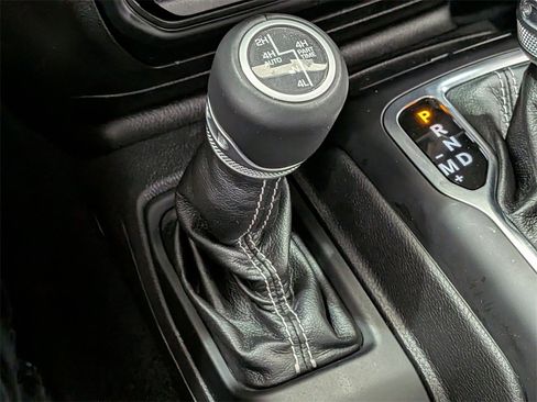 Used 2022 Jeep Wrangler Unlimited Sahara w/ Cold Weather Group image 25