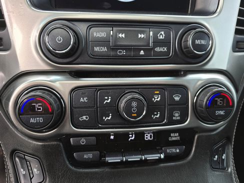 Used 2019 Chevrolet Suburban LT AWD/4WD image 19
