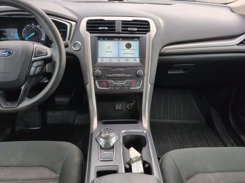 Used 2019 Ford Fusion SE image 15