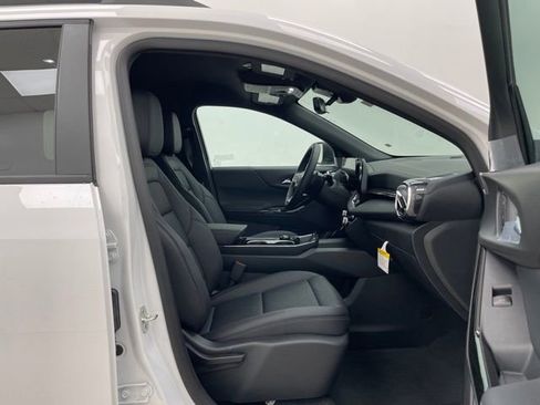 New 2026 Chevrolet Equinox LT w/ Convenience Package II AWD/4WD image 14