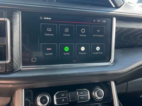 Used 2022 GMC Yukon XL Denali w/ Denali Premium Package AWD/4WD image 39