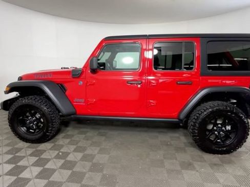 Used 2024 Jeep Wrangler Unlimited AWD/4WD image 9