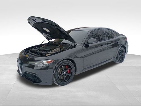 Used 2017 Alfa Romeo Giulia AWD image 45