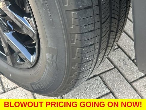 Used 2024 Jeep Grand Cherokee Altitude AWD/4WD image 14
