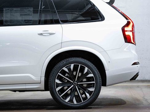 New 2026 Volvo XC90 B6 Ultra w/ Protection Package Premier AWD/4WD image 4