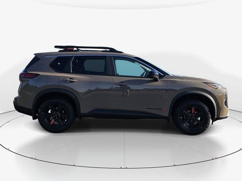 New 2026 Nissan Rogue SV AWD/4WD image 3